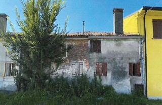 zoom immagine (Casa singola 172 mq, soggiorno, 3 camere, zona San Pietro)