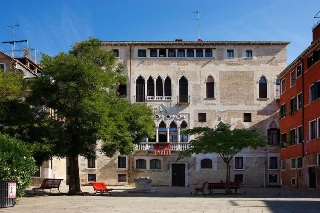 zoom immagine (Palazzo 900 mq, 11 camere, zona Castello)