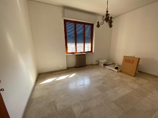 zoom immagine (Appartamento 153 mq, soggiorno, 4 camere, zona Reggio Calabria)