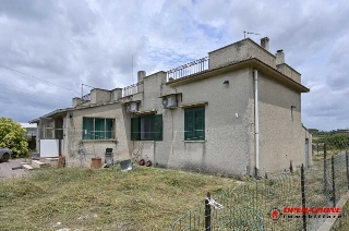 zoom immagine (Villa 160 mq, soggiorno, 3 camere, zona Trigoria)