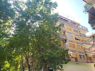 zoom immagine (Appartamento 100 mq, soggiorno, 2 camere, zona Villa Gordiani)