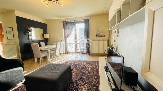 zoom immagine (Appartamento 84 mq, soggiorno, 2 camere, zona Polpenazze del Garda)