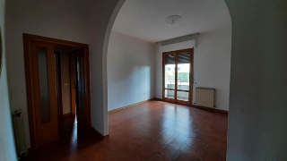 zoom immagine (Appartamento 80 mq, soggiorno, 2 camere, zona Castelnuovo dei Sabbioni)