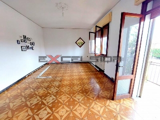 zoom immagine (Appartamento 100 mq, soggiorno, 2 camere, zona Porto Viro)