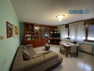 zoom immagine (Casa a schiera 140 mq, soggiorno, 3 camere, zona Sant'Apollinare)