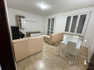 zoom immagine (Appartamento 110 mq, soggiorno, 3 camere, zona Tassina)