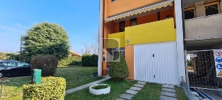 zoom immagine (Casa a schiera 150 mq, soggiorno, 3 camere, zona Villarazzo)