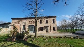 zoom immagine (Villa 312 mq, soggiorno, 5 camere, zona San Possidonio)
