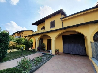 zoom immagine (Villa 170 mq, soggiorno, 3 camere, zona Villanova Monferrato)