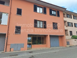 zoom immagine (Appartamento 110 mq, soggiorno, 3 camere, zona Lucignano)