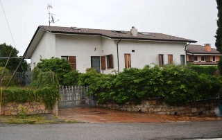 zoom immagine (Villa 396 mq, soggiorno, 3 camere, zona Castelcerino)