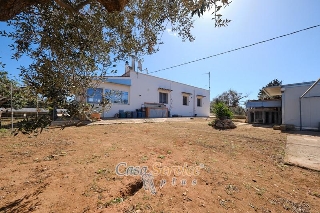 zoom immagine (Villa 200 mq, soggiorno, 4 camere, zona Gallipoli)