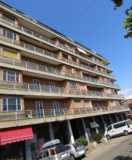 zoom immagine (Appartamento 93 mq, soggiorno, 1 camera, zona Sannazzaro Dè Burgondi - Centro)
