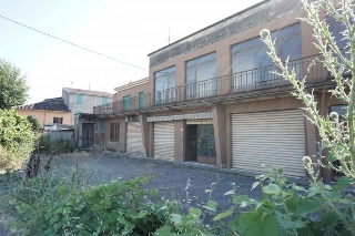 zoom immagine (Casa singola 615 mq, soggiorno, più di 3 camere, zona Rivarolo)